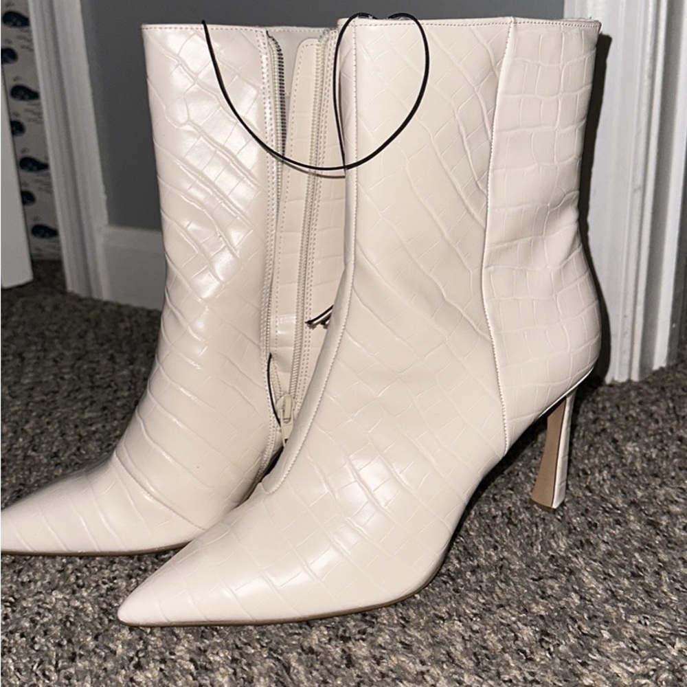 Brand New Women’s High Heeled White Pointed Toe Boots | Size 9 | Original $78